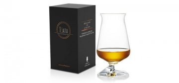 the irish whiskey glass túath